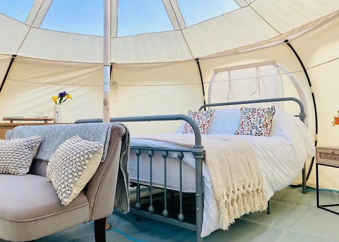 Luxury Stargazing Glamping - Seren Hardd With Hot Tub