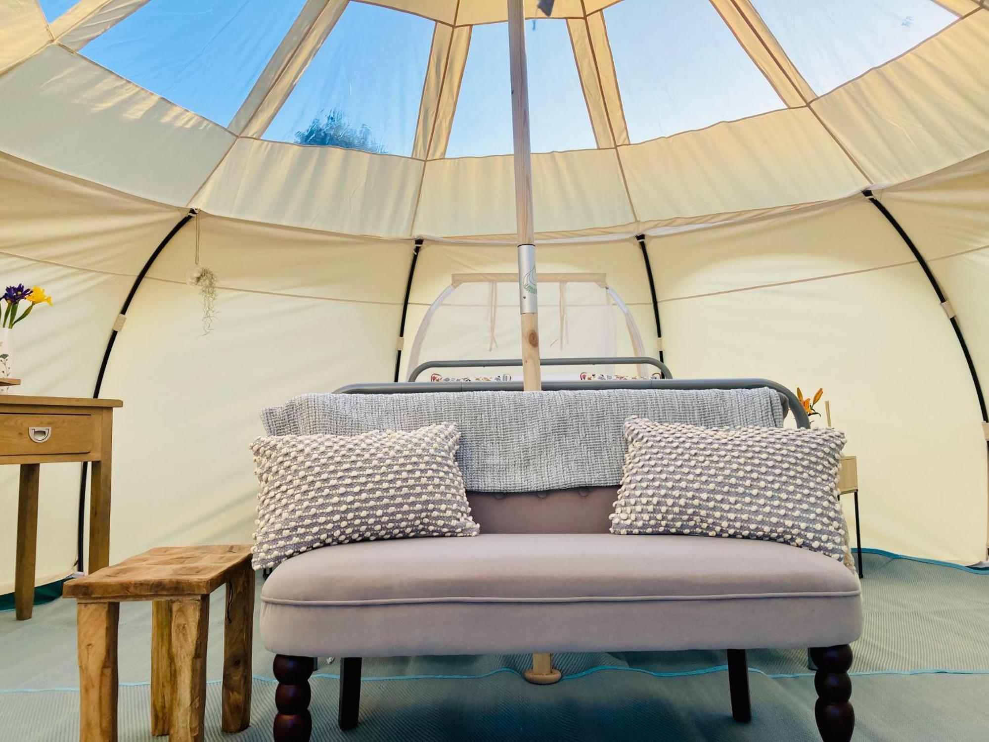 Luxury Stargazing Glamping - Seren Hardd With Hot Tub Luxury tent