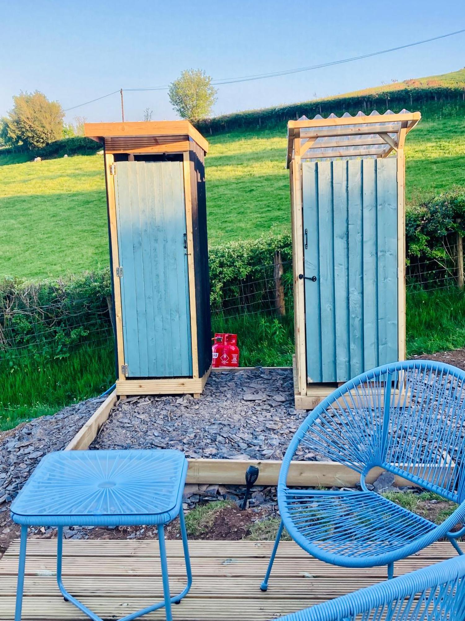 Luxury tent Luxury Stargazing Glamping - Seren Hardd With Hot Tub Llanidloes