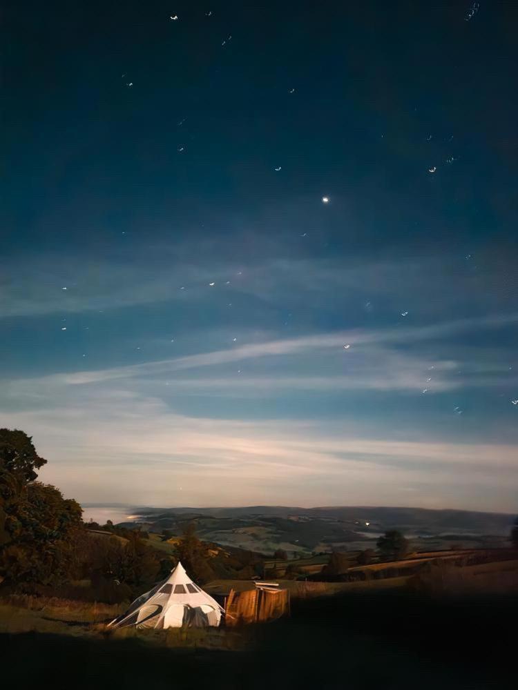 Luxury Stargazing Glamping - Seren Hardd With Hot Tub Luxury tent Llanidloes