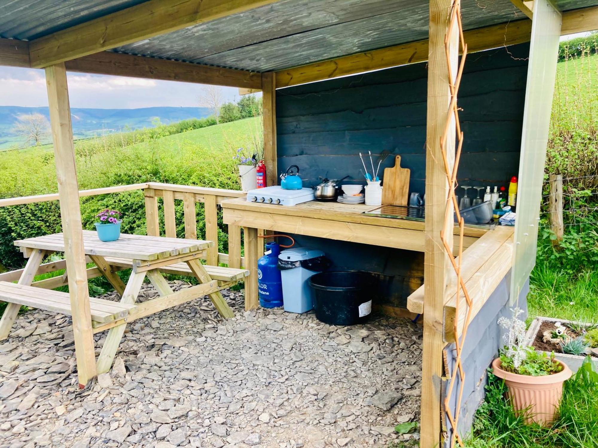 Luxury Stargazing Glamping - Seren Hardd With Hot Tub Llanidloes