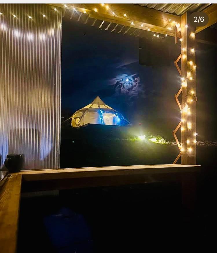 Luxury Stargazing Glamping - Seren Hardd With Hot Tub *